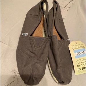 Tom’s NWT Slip-On